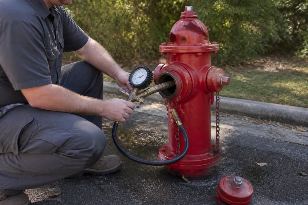 You are currently viewing Hydrostatic Pressure Testing Fire Hydrants: A How-To Guide